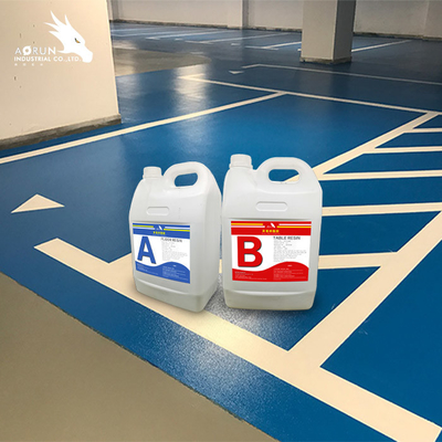 Epossiresina amichevole libera del COV Eco che ricopre la pittura concreta del pavimento del garage