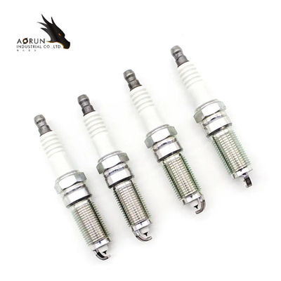 Le candele del ricambio auto del motore di automobile hanno messo la candela Kit For Volvo S60 S80 V60 dell'iridio 30758130