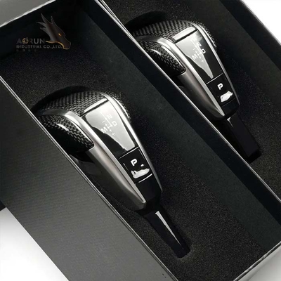 Manopola interna premio dello spostamento dell'automobile della maniglia dell'ingranaggio della fibra del carbonio dell'automobile per Porsche Cayenne Panamera 2018-2022 2017-2022