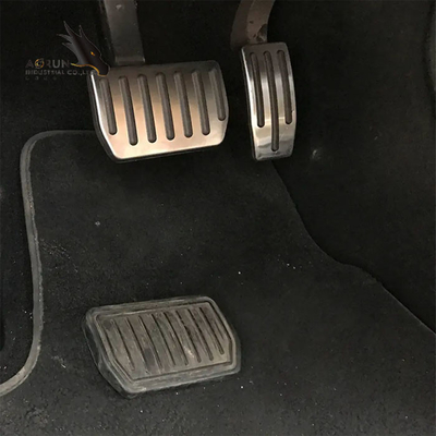 Cuscinetti automatici del pedale del piede, copertura automobilistica del pedale del freno di prestazione antisdrucciolevole compatibile con il Tesla Model 3