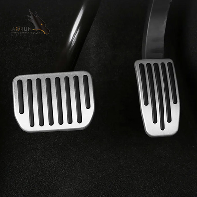 Il pedale acceleratore del freno della prestazione per il pedale del piede del Tesla Model 3/Y -2022 riempie gli accessori dell'automobile 2Pcs